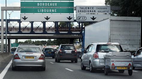 Sytadin offre en continu l'état du trafic, en localisant les bouchons et accidents en temps réel, mais propose aussi le calendrier des chantiers prévus sur le réseau ainsi que les dates le plus, c'est que sytadin se décline en version mobile, pour consulter l'état du trafic depuis votre mobile ou iphone Trafic routier : Bison futé voit rouge samedi en Auvergne ...