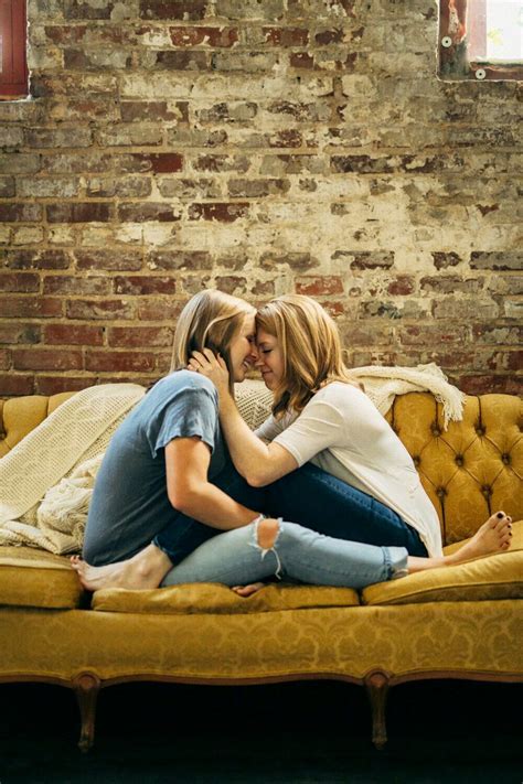 Pin By Kim Beiler On ¬l ∆mour L ∆mour¬ Lesbian Couples Photography Cute Lesbian Couples