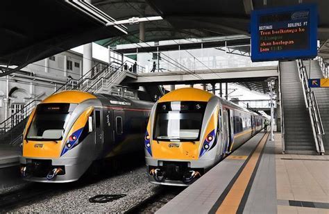 Access union train station and go trains via concourse level. Ipoh KTM Station - Ipoh