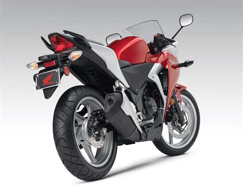 Honda cbr bike's average market price (msrp) is found to be from $1,700 to $3,100. Latest bike: Honda CBR 250R bike picture with all ...