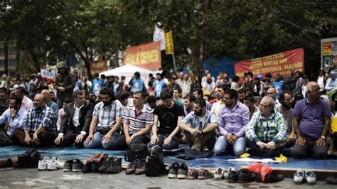 Istanbul Gezi Park Besetzer Wollen Weiter Protestieren Augsburger