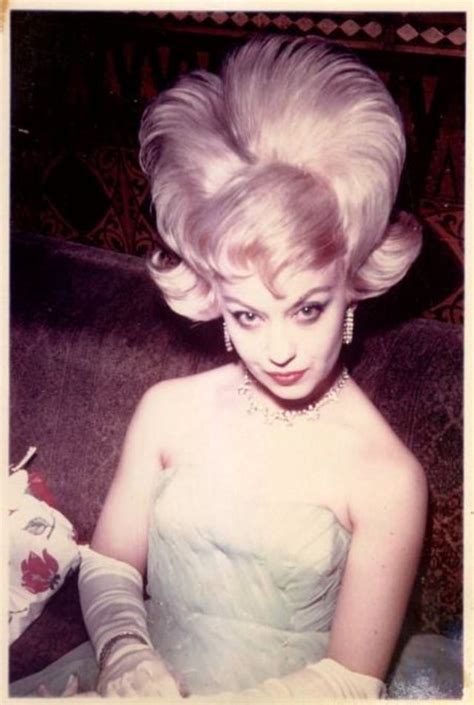 38 cool snaps of the 1960s blonde ladies 1960s hair vintage