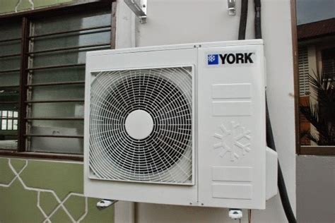 Nak servis aircond rumah sendiri ? Khidmat Servis Aircond | Pendawaian Elektrikal| Plumbing ...