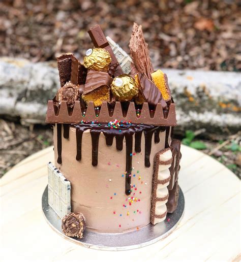 Ice cream float it brings the inner child in all of your guests! Drip cake -Chocolate drip -Birthday cake -Boys birthday ...