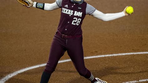 Haley Lee Hits Four Homers Over Texas Aandm Softball Teams First Two