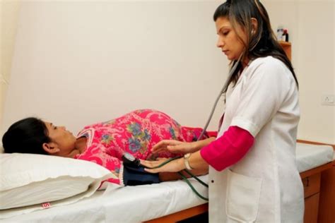Women Are Uncomfortable Going To Gynecologists Without A Man Youth Ki Awaaz