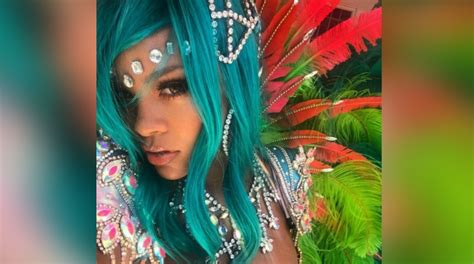 Rihanna S Crop Over Costume Goes Viral Loop Png