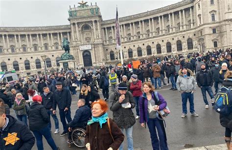 Corona demo 16.01 in wien zusammenfassung. Demo Wien Corona : Rund 50.000 Menschen bei # ...
