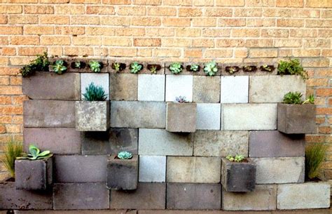 The concrete wall in the middle even gets the same color for the sake of a coordinating look. DIY Projects With Cinder Blocks Ideas, Inspirations