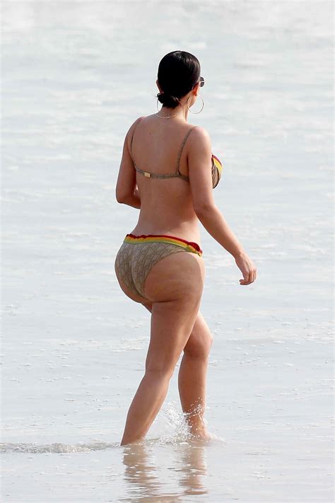 Kardashian Fans Praise Kim For Showing Off Her Real Body Including Cellulite In Unedited Bikini