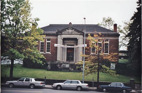 The Old Kingston Library In May 2000 This Building On Broa Flickr