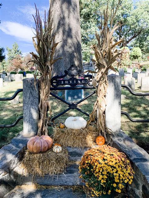 Sleepy Hollow Cemetery 🎃 Table Decorations Sleepy Hollow Cemetery