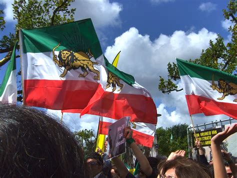 Flags With Lion And Sun Emblem United For Iran Global