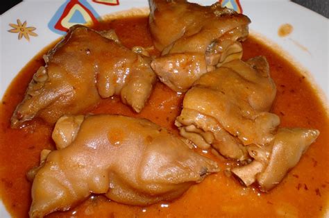 En ese momento, añadimos la harina y cocinamos durante 2 ó 3 minutos. 283° receta: MANITAS DE CERDO EN SALSA ESPECIADA — MAYTE ...