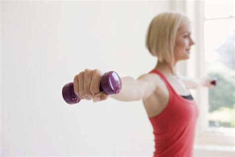 How To Use 3 Pound Hand Weights For Toning Woman