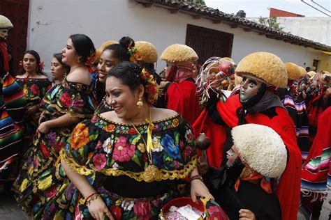 Fotos De Los Parachicos Que Danzan En Chiapa De Corzo M Xico Desconocido