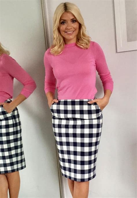 Holly Willoughby Instagram Sees Her Flash Her Lingerie Daily Star