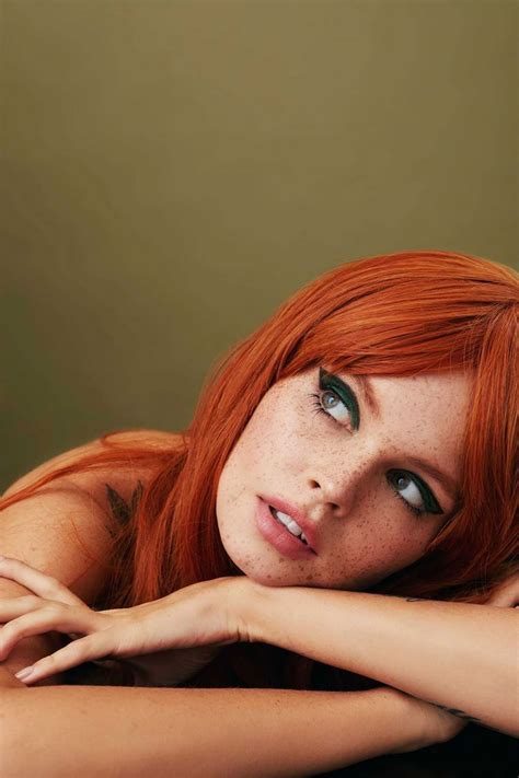 red and foxy marvelous beauty photography by kseniya vetrova colores de pelo magenta pecas