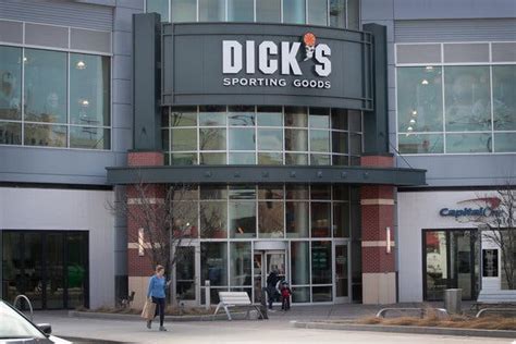 Dicks Sporting Goods Shifts From Guns Even As Sales Suffer The New