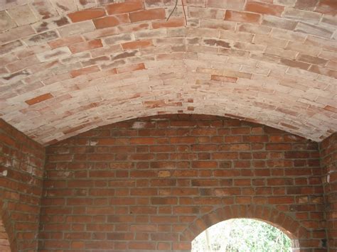 Contrasting with the other constructions found around, the brick vault house by space popular has been erected out of steel and brick, highlighting each material and its construction. Alternative Building Construction : Catalan vaulted roof ...