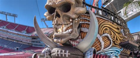 Find the latest tampa bay lightning, buccaneers, tb rays, and rowdies, apparel and merchandise in our impressive collection. Tampa Bay Buccaneers - Stadium Dude