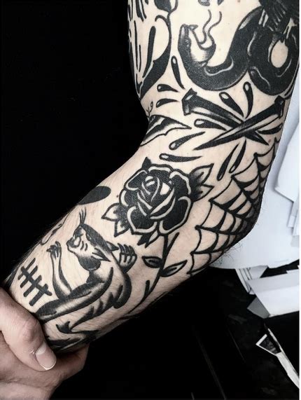 Specializes in vibrant american traditional / black and grey american traditional tattoos. instagram.com/mattydarienzo/ | Tatuagem, Tatuagem old ...