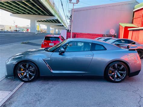 Nissan GT-R R35 Premium Edition for sale (#3744) - Garage Defend