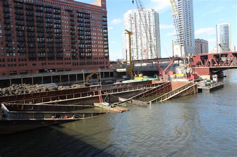 How To Get A Sunken Barge Off The Chicago River Bottom The Loop Chicago Dnainfo
