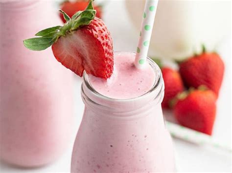 Berry Yogurt Smoothie Recipe And Nutrition Eat This Much