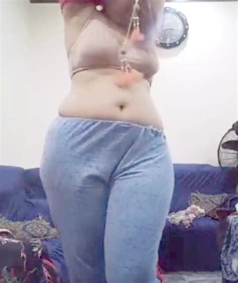 Hot Desi Pakistani Bhabhi Showing Her Cute Body Xhamster