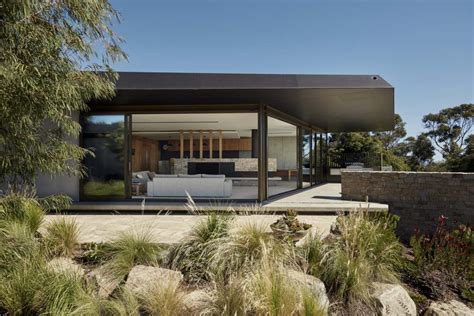 This Coastal Australian Home Is Completely In Sync With Nature