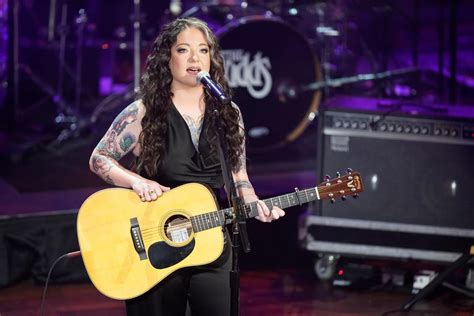 Garth Brooks Surprises Tearful Ashley Mcbryde With Surreal Invite To Join Grand Ole Opry