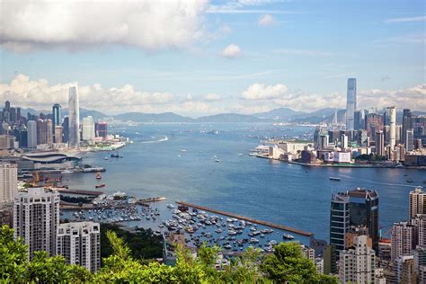 Hong Kong Kowloon And Victoria Harbour By Tom Bonaventure