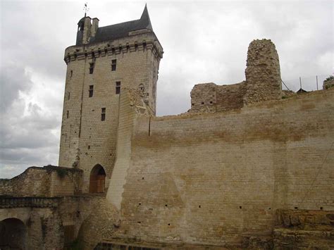 Le Chateau De Chinon