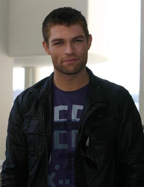 Pin By Kimberly Abner On Liam McIntyre Liam Mcintyre Gorgeous Men