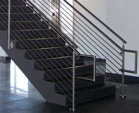 Stainless steel rod railing is a sleek and modern horizontal railing solution that uses ¼ 2205 duplex stainless steel rods as its infill to create beautiful and code compliant railing. Stainless Steel Railing | True Line Railing, Inc.