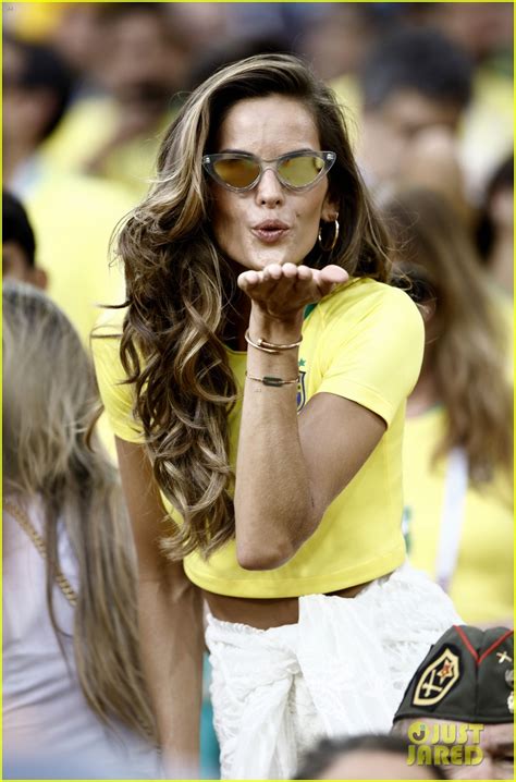 Izabel Goulart Cheers On Brazil At Fifa World Cup 2018 Photo 4108488