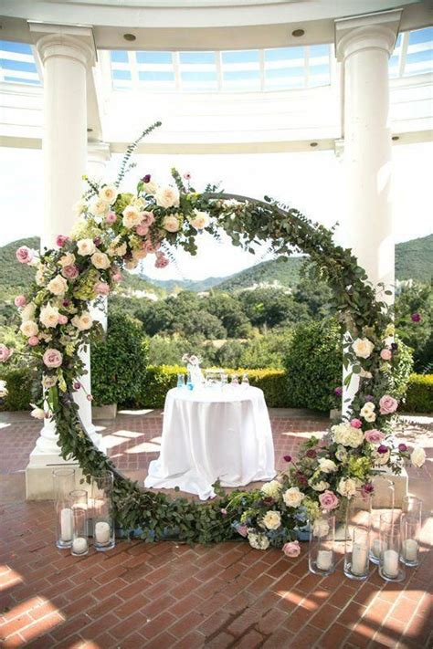 Diy Wooden Circle Wedding Arch Circle Wedding Arch With Flowers Diy