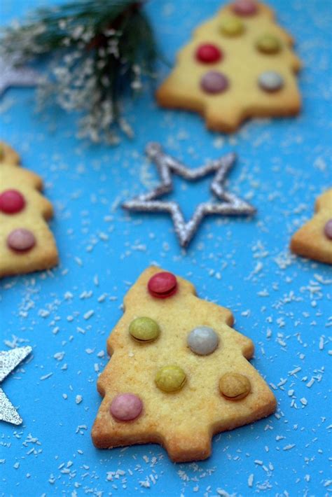 Biscuits De Sapin De Noël Avec Smarties Noël Et Reveillon