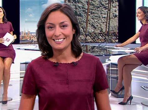 Elle appartient à la société france télévisions. JT de France 2 : Leïla Kaddour prise d'un fou rire ...