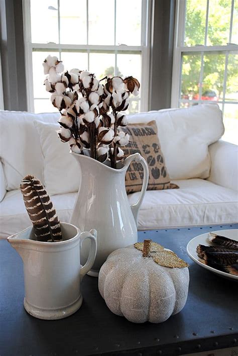 Whether you're looking to overhaul your living area's style or just want to find that piece of wall decor to tie the room together. 4 Thanksgiving Decor Ideas to Make Guests Feel Welcome - The Finishing Touch