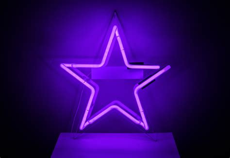 Neon Star Purple Kemp London Bespoke Neon Signs And Prop Hire