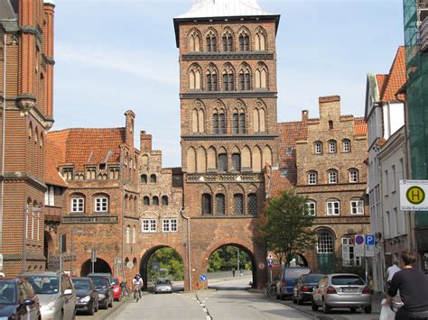 Mai wieder unter hygienevorschriften und konkreten schutzmaßnahmen geöffnet. Burgtor (Lübeck) - Wikiwand