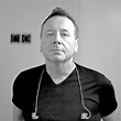 Simple Minds' lead singer Jim Kerr is alive and kickin' on Laguna's FM ...