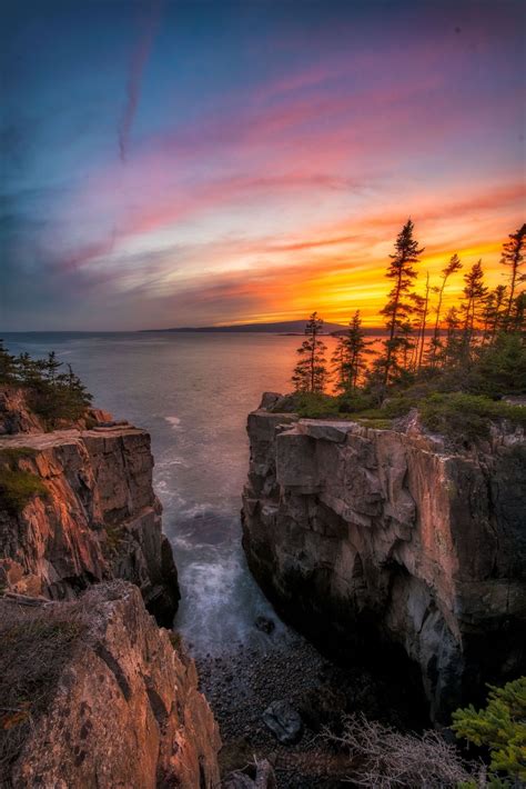 Generally, rates are based on the manner in which music is performed (live, recorded or audio only or audio/visual) and the size of the establishment or potential audience for the music. Maine has some pretty incredible cliffs along it's coast ...