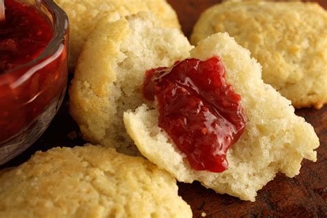 memaw s buttermilk biscuits recipe — dishmaps