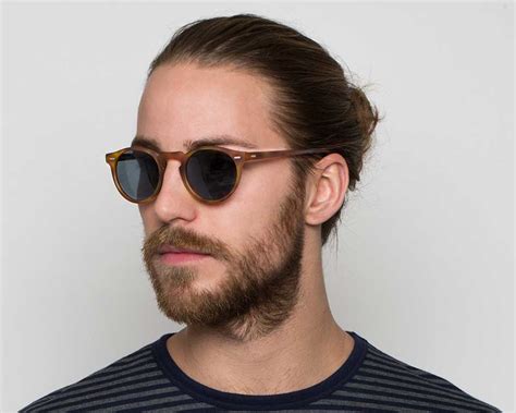 How To Choose The Right Sunglasses For Men Face Shape