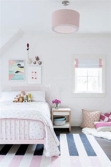 You've come to the right place. Ideas for Decorating a Little Girl's Bedroom