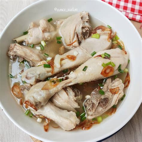 Selain menggunakan ayam potong, cara membuat sup ayam menggunakan ayam kampung lebih disarankan, karena selain lebih menyehatkan, ayam kampung ketika diolah untuk sup ayam akan. SUP BENING AYAM KAMPUNG. Gurih dan Segerrrr! - Resep Spesial