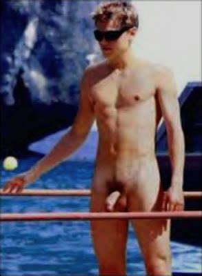 Naked Famous Men Leonardo Dicaprio Naked Showing His Cock Ass And Ballsack In Total Eclipse